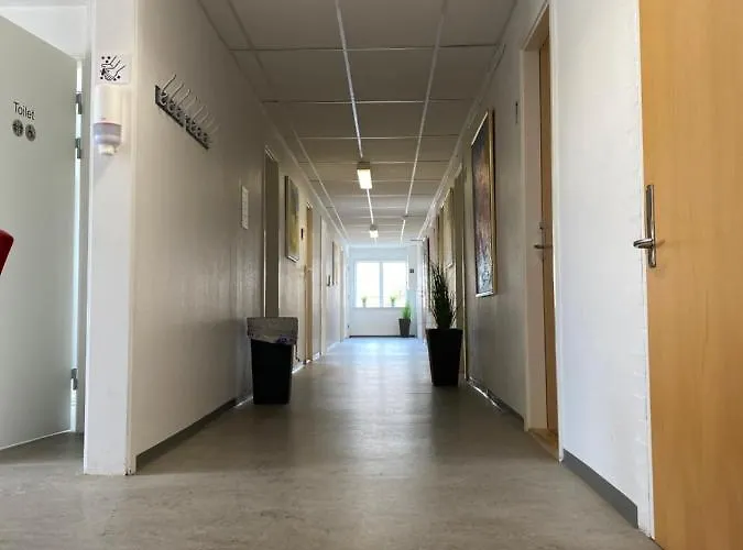- Billund بيت شباب غريندستيد